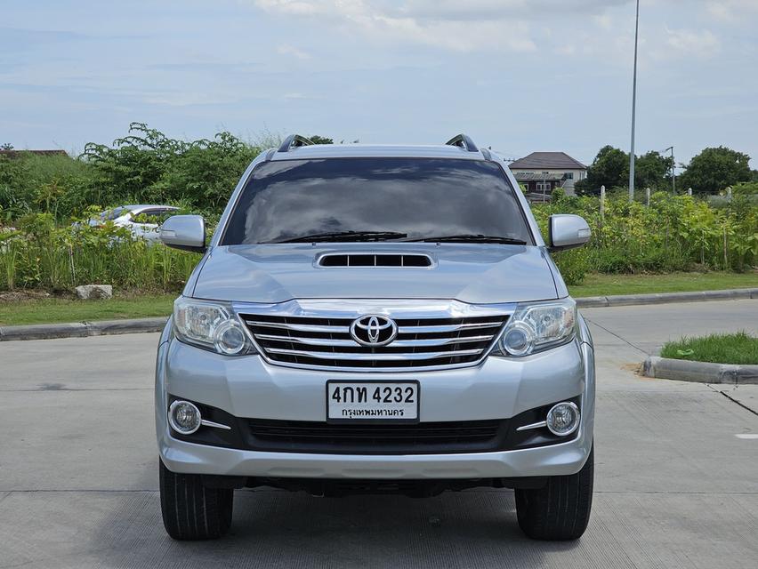 TOYOTA FORTUNER 2.5 V ปี2014 สีเทา