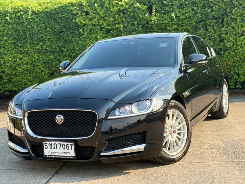 Jaguar​ xf​ 2.0 l 2019  5