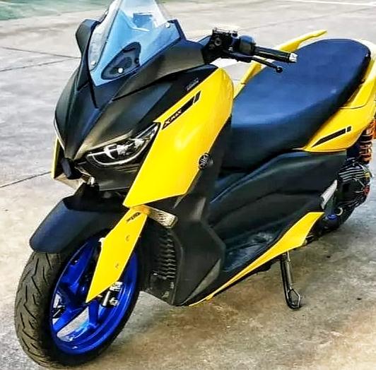 Yamaha Xmax สีเหลือง 3