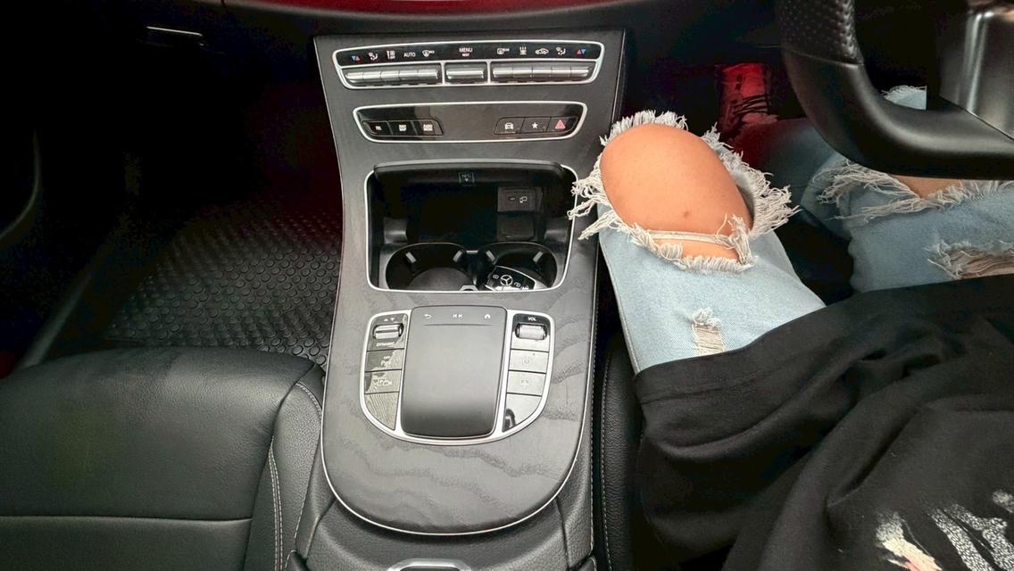 รหัสรถ KPV53 2021 BENZ E300e 2.0 AMG DYNAMIC FACELIFT รูปที่ 9