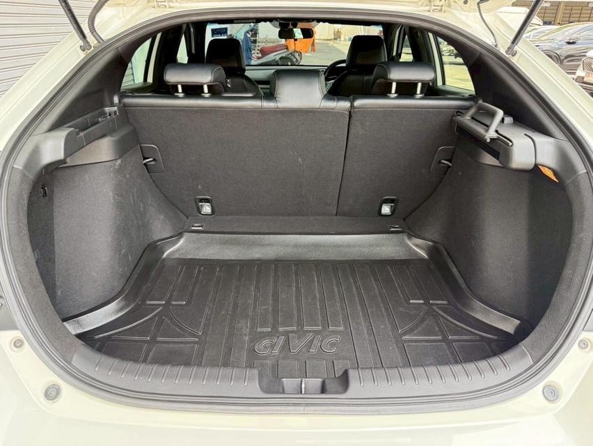 HONDA CIVIC 1.5 TURBO HATCHBACK TOP ปี2019 สีขาว มือเดียว 13