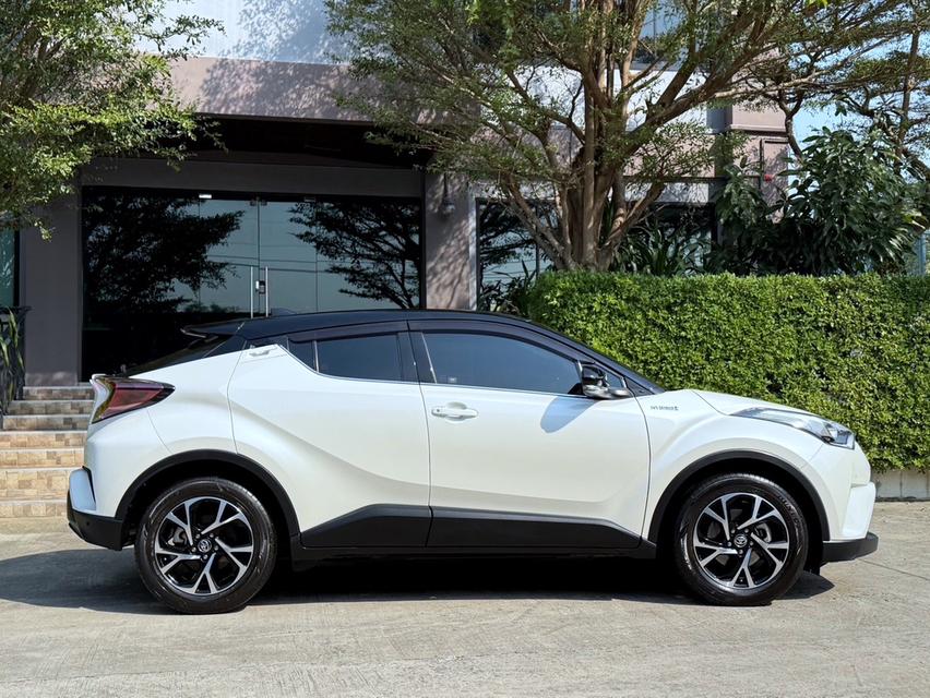 2020 TOYOTA CHR HV รถมือเดียวออกป้ายแดง รถวิ่งน้อยเพียง 7X,XXX กม รถเข้าศูนย์ทุกระยะ ไม่เคยมีอุบัติเหตุครับ 3