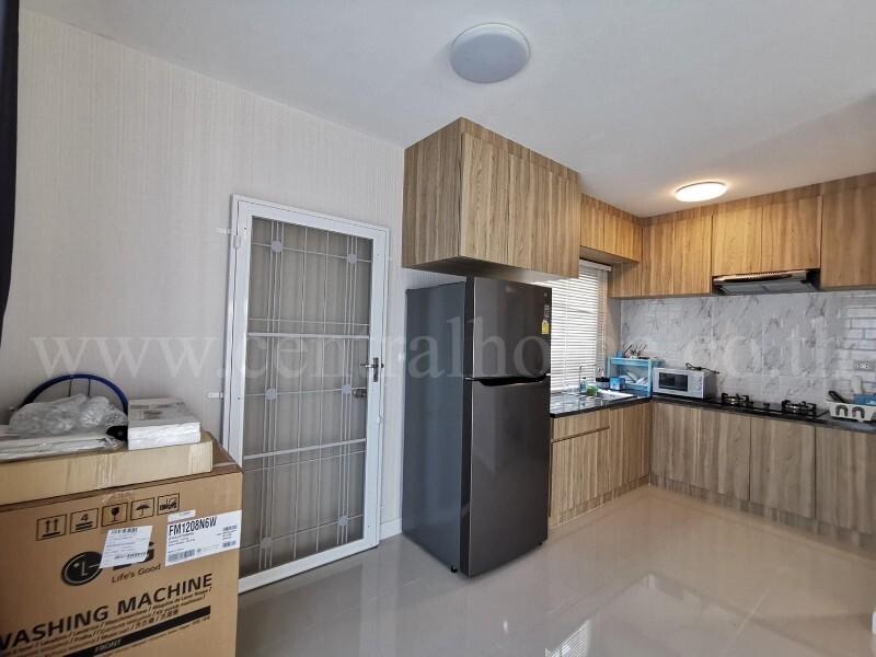 ทาวน์โฮม ดิ เอสเซนส์ ชัยพฤกษ์ - วงแหวน แปลงริม เฟอร์ครบพร้อมอยู่ 4