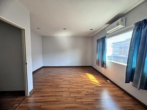 ให้เช่าทาวน์เฮ้าส์ หมู่บ้านดิเอ็กซ์คลูซีฟ พัฒนาการ44 ใกล้ BTS หัวหมาก พร้อมเข้าอยู่ 15 ธันวาคม 68 (N.1485) 11