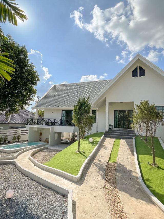 บ้านเดี่ยวชั้นครึ่งพูลวิลล่า สไตล์เออร์เบิร์นโมเดิร์น สันทราย เชียงใหม่ ไลน์ไอดี ✅ @ibx7531n 1