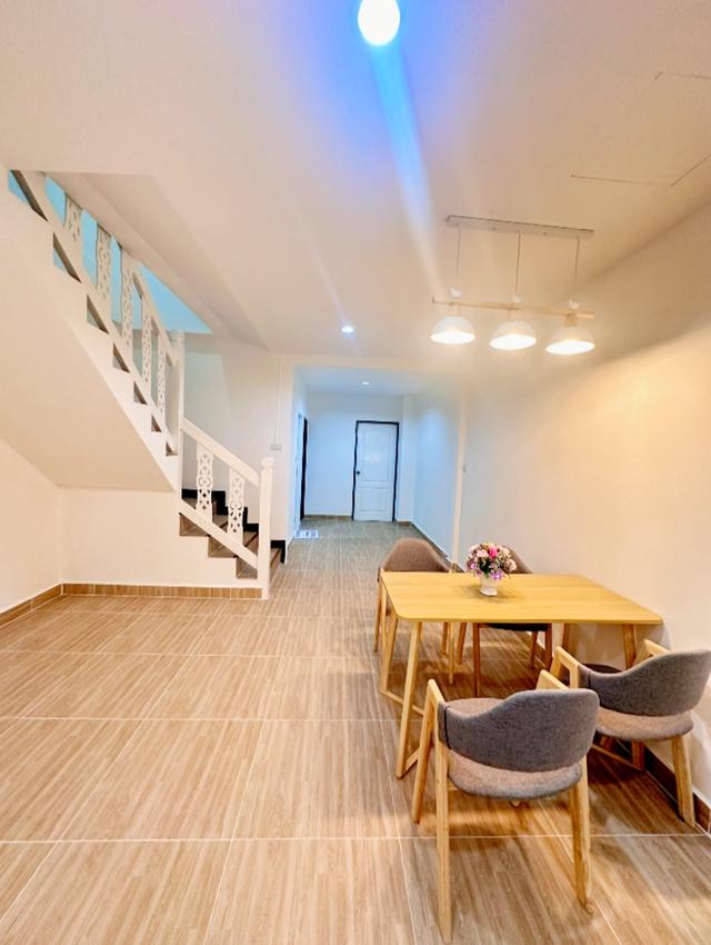 วนารมย์ ถ.ฉลองกรุง 24 8