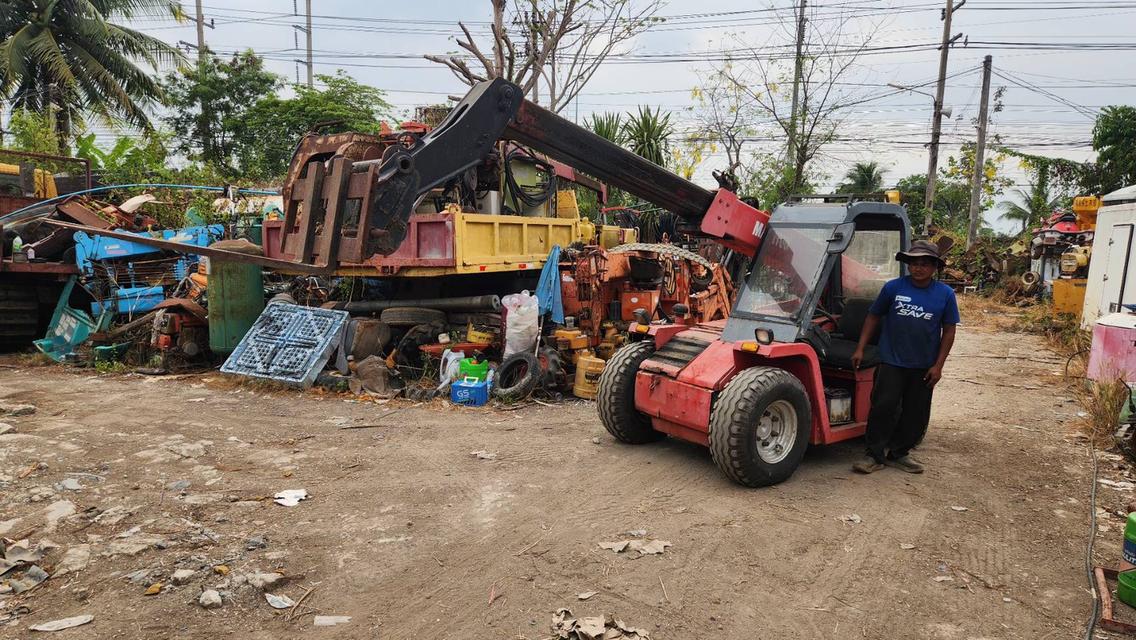าย รถยก โฟล์คลืฟต์ บูมยื่น Manitou ยกได้ 2 ตัน เกียร์ออโต้ เสาสูง 4.5 เมตร งากระดก เก่านอกแท้
