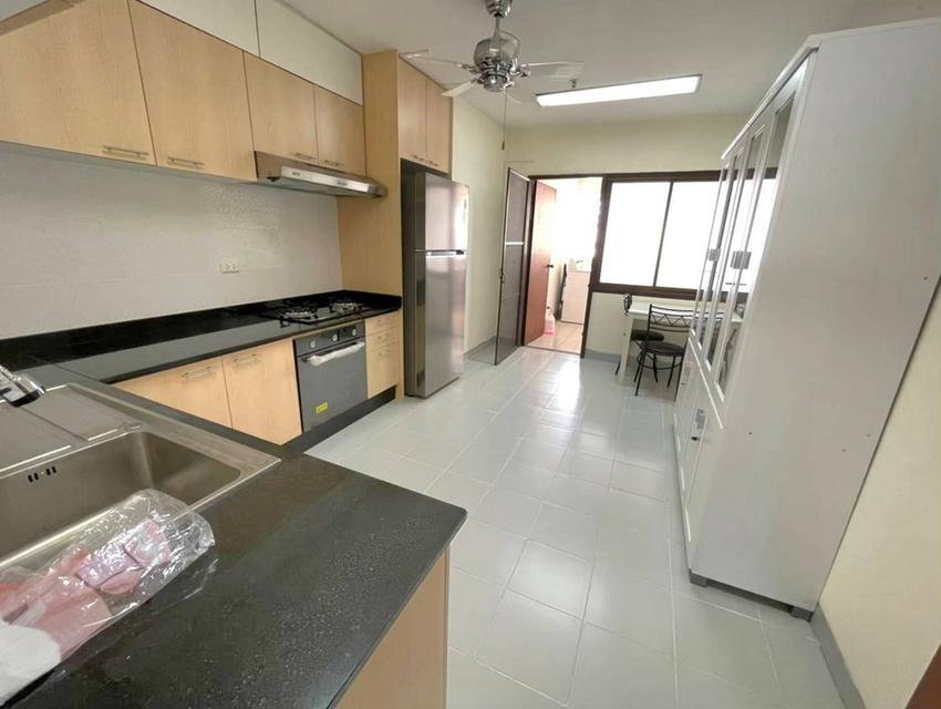 ให้เช่า Tower Park Condo Sukhumvit Soi3 ใกล้ Bts นานา 3นอน 3 น้ำ ชั้นสูง แต่งครบพร้อมอยู่ ที่จอดรถประจำ 2 คัน ราคาดีที่สุดในโครงการคอนเฟิม 10