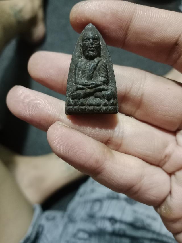 หลวงปู่ทวด พิมพ์เตารีด หลังยันต์นะ เนื้อว่าน