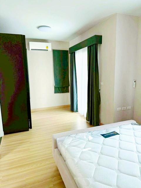 บางนา-วงแหวน เมกาบางนา เดอะ วิลเลจ MRT ศรีแบริ่ง ทาวน์เฮาส์ 2 ชั้น หลังมุม 28 ตร.วา. พร้อมเฟอร์ฯ 2นอน 2 น้ำ ตลาดน้ำบางพล 4