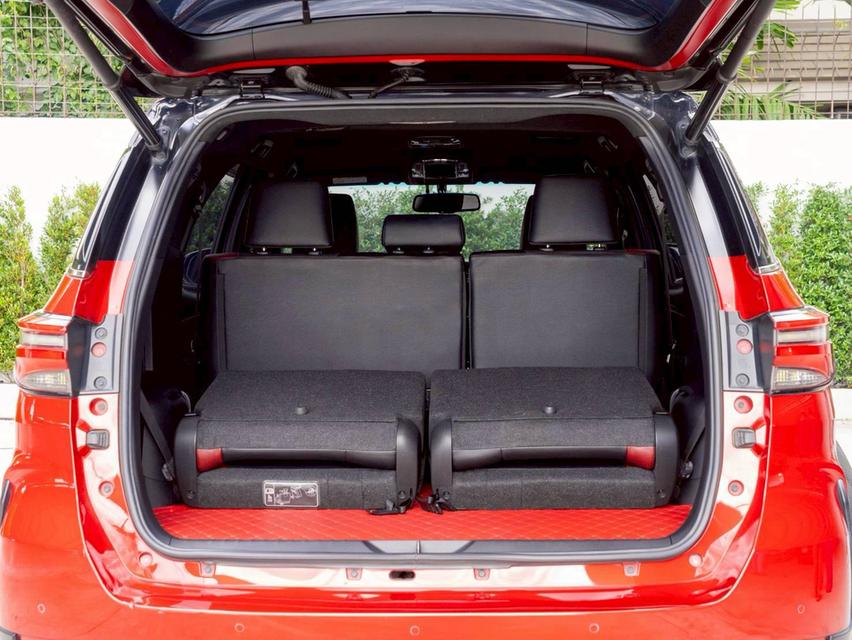 Toyota Fortuner 2.4 Legender 4WD ปีจด 2022 10