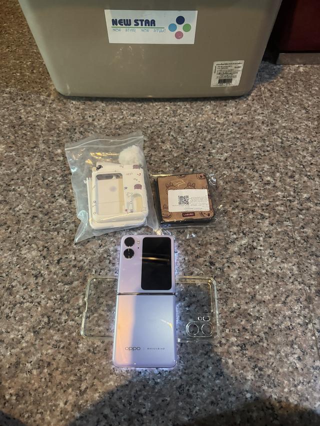 ขายๆๆๆถูกOppo Find NFlip2 สีหายากPurple 256กิ๊ก สูนTrueสภาพสวยการใช้งานดีเยี่ยมทุกๆฟังชั่นเครื่องรีสโตได้ตลอดไม่มีติดแอคเค้าใดๆคับ  สภาพ: 95% สวยๆคับ 2