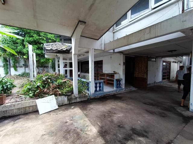 ขายบ้านพร้อมที่ดิน 104 ตรว. หมู่บ้านเสรี ถนนพระราม 9 ซอย 41 หลังเดอะไนน์พระรามเก้า ***บ้านต้องรีโนเวท 4
