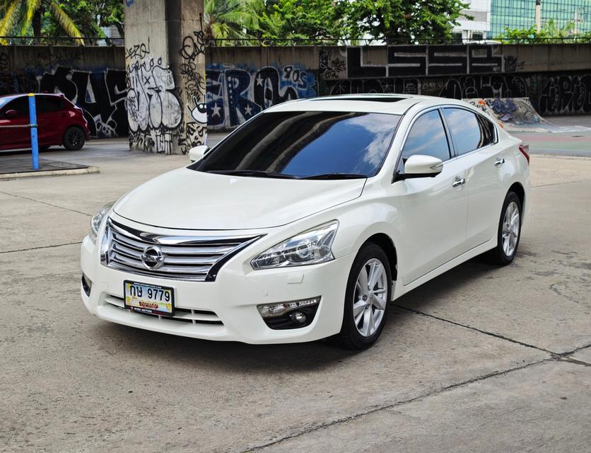 NISSAN TEANA 2.5 XV Navi Sunroof ปี 2015