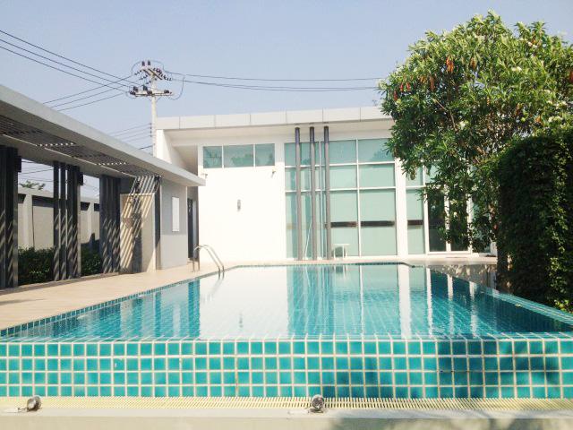 ให้เช่าทาวน์เฮ้าส์ใหม่ 2 ชั้น หมู่บ้านเดอะทรัสต์ ลำลูกกาคลอง 5 ใกล้ Big c วัดแจ้งวังหิน,บิ๊กซีคลอง5,มอเตอร์เวย์ บ้านหัวมุม  ไม่รับสัตว์เลี้ยง 3