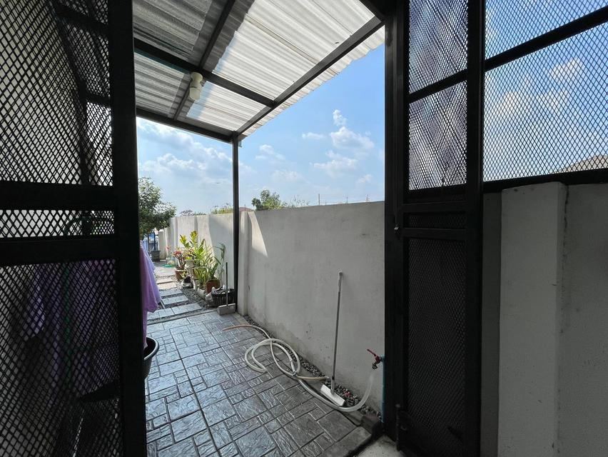 ทาวน์เฮ้าท 2 ชั้น ใกล้รถไฟฟ้าสายสีเขียว 3