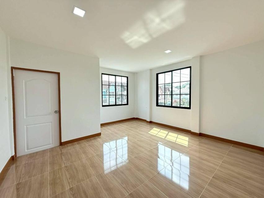 หลังมุม 32 ตรว. โซนเลียบวารี หนองจอก ฟรีโอน แบบนี้ต้องรีบ! 10