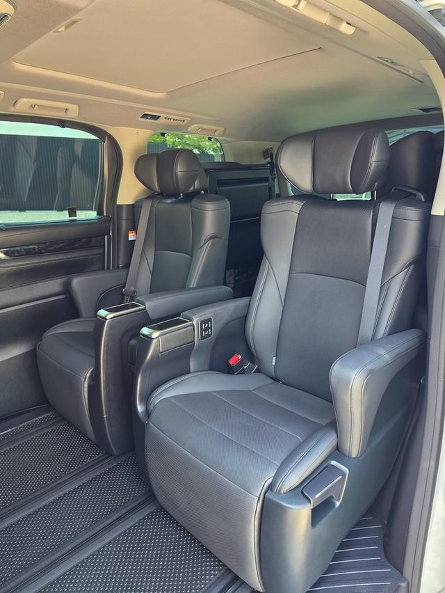 Toyota ALPHARD 2.5SC PACKAGE สีขาว ปี 2024 ไมล์ 20,000 กม. รูปที่ 13