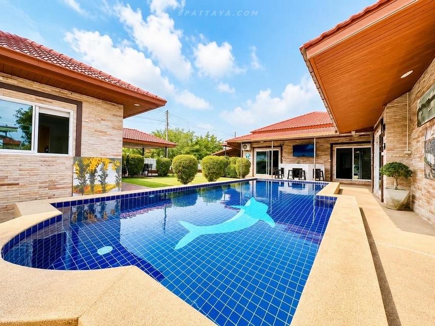 For Rent — Resort-Style Pool Villa at Middle House Pool Villa, Central Pattaya 160sqw 640sqm 6bedrooms 7bathrooms total 3 houses 1