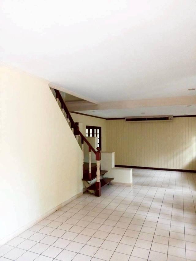 ขายที่ดินพร้อมบ้านเดี่ยว 2 ชั้น สไตล์คลาสสิก กรุงเทพนนท์ 14 ทำเลดี ใกล้ MRTแยกติวานนท์ 150 เมตร 7