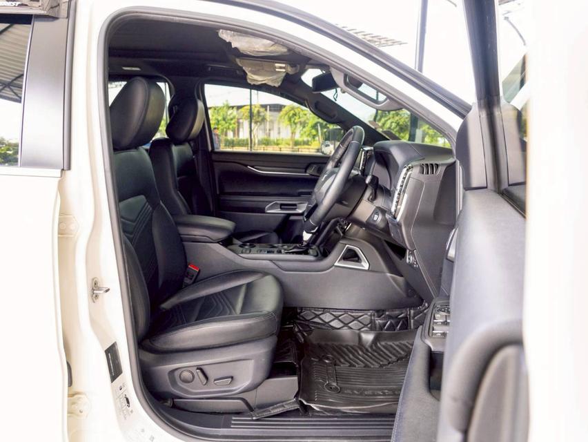 Ford Everest 2.0 Bi-Turbo Titanium+ 2WD ปีจด 2023 17