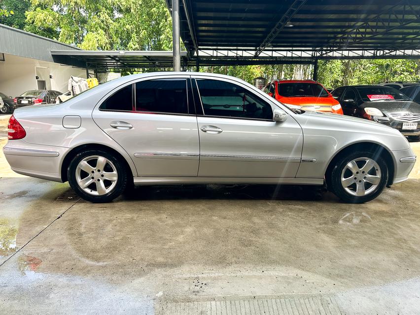 ขายรถ Benz E240 2.6 W211 Avantgarde Sedan ปี 2003 สีเทา เกียร์ออโต้ รูปที่ 4