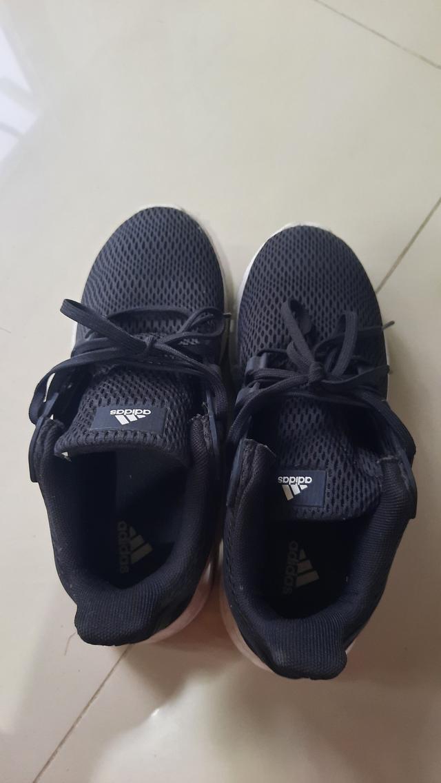 รองเท้าAdidas มือสอง