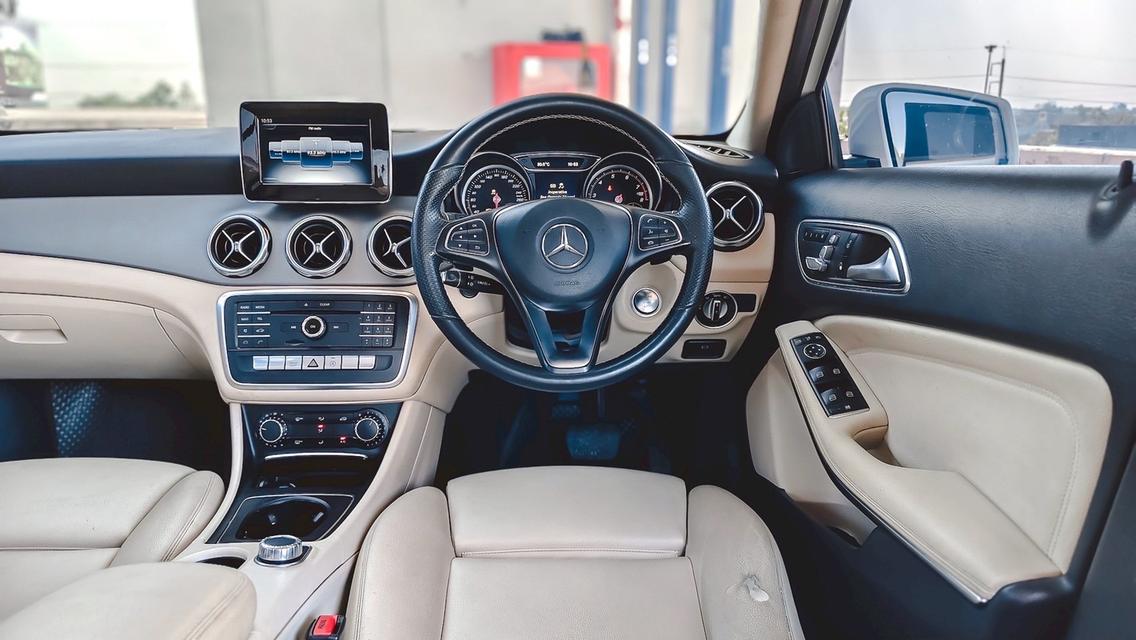 Mercedes-Benz GLA 200 AMG Dynamic 1.6 7A/T ปี 2019 13