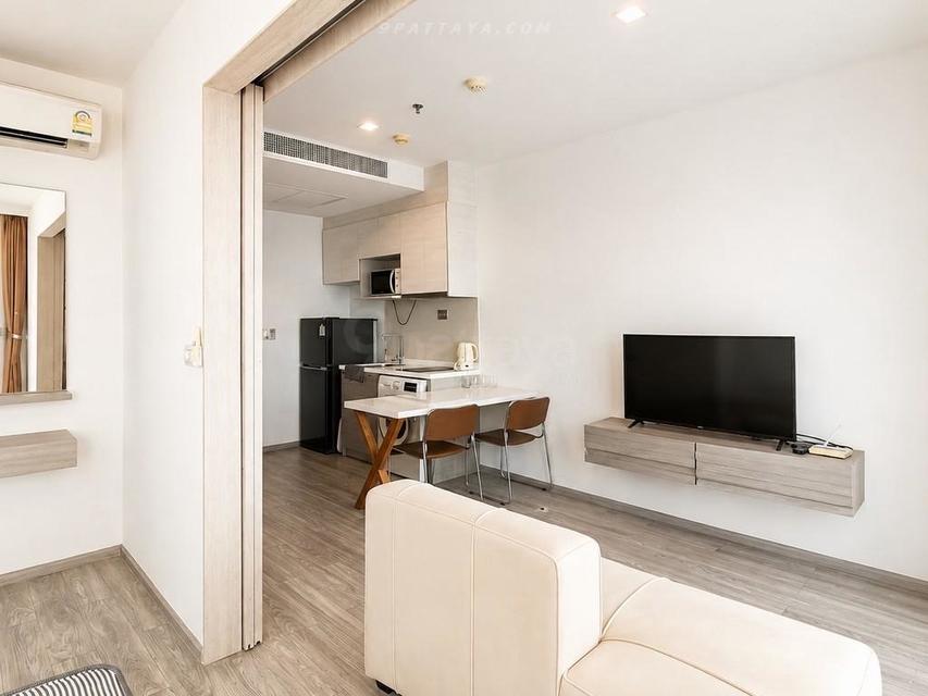 For Rent — Sea View Condo at AERAS Beachfront JomtienSea view condo for rent at AERAS Beachfront Jomtien, located directly by Jomtien Beac. High-floor 8