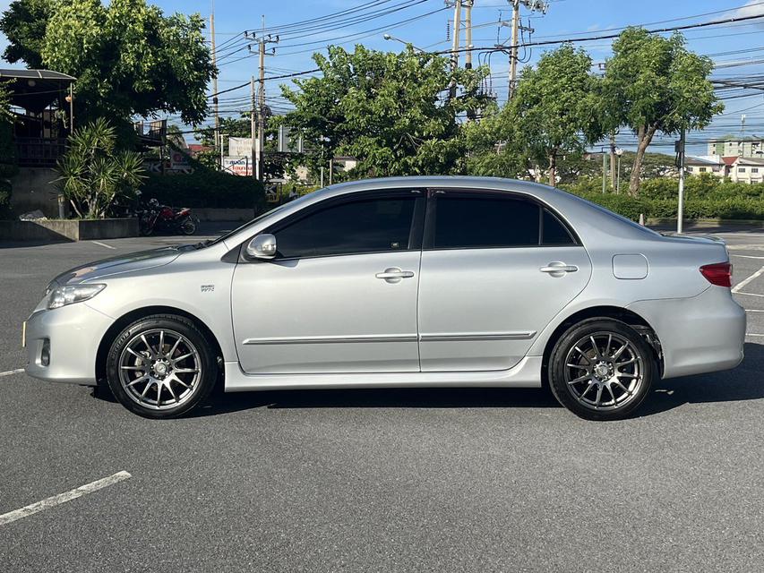 Toyota Corolla Altis  4