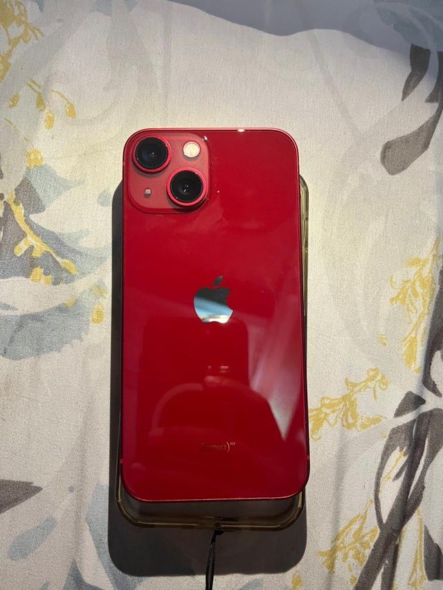 iphone 13 mini สีแดง 2