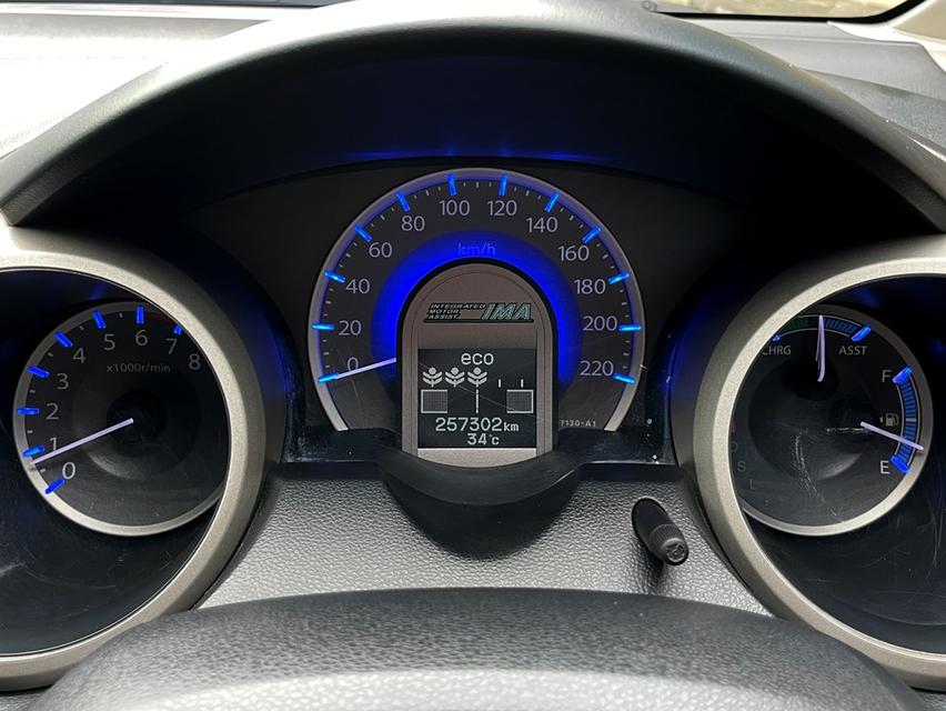 HONDA JAZZ 1.3 HYBRID ปี 2013 AUTO สภาพนางฟ้า 17