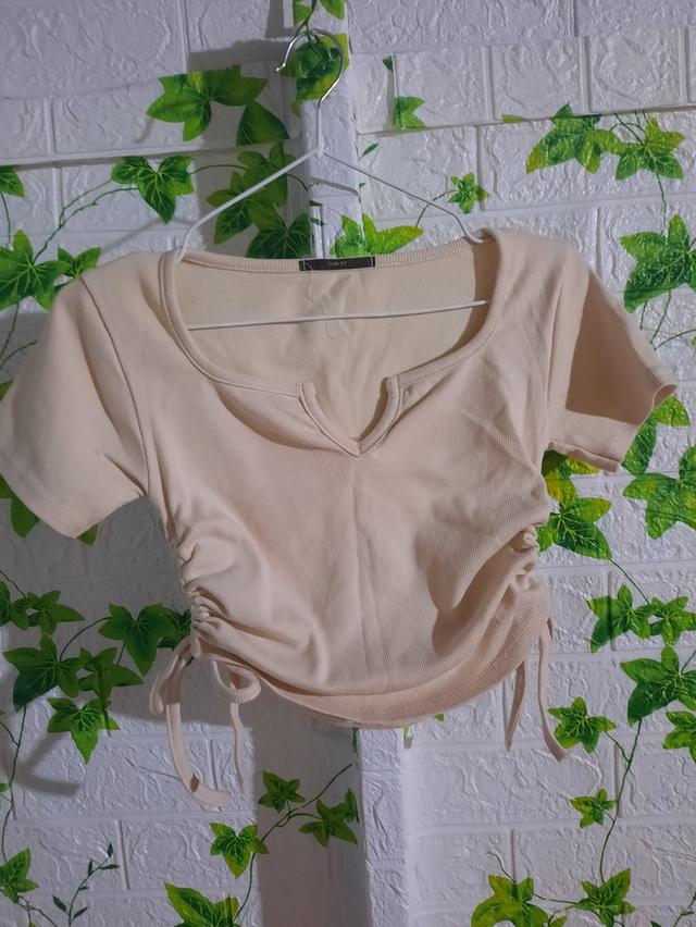 ปล่อยต่อเสื้อผ้ามือสอง