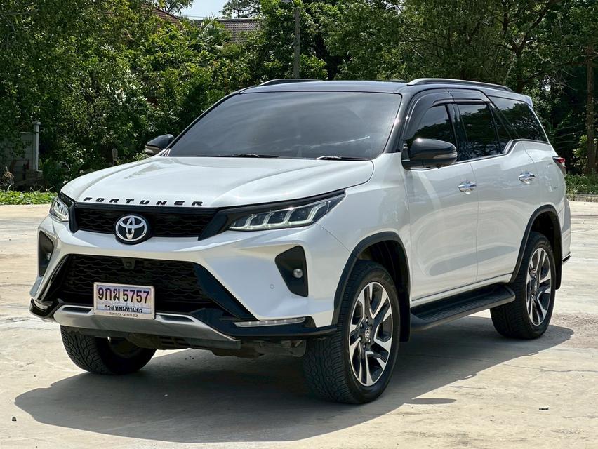 TOYOTA FORTUNER Wagon 4dr Legender 7st Auto 6sp 2 WD 2.4DCT  ปี 2022  สีขาว