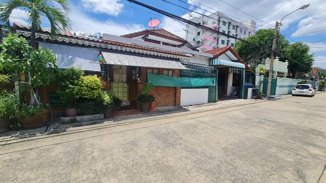 ขายบ้านเดี่ยว 1 ชั้น กลางใจเมืองรัชดานิเวศน์ แยก7 5