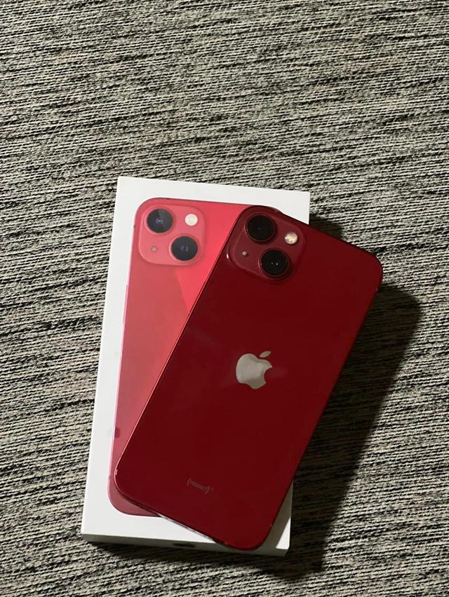 ปล่อย iPhone 13 color red