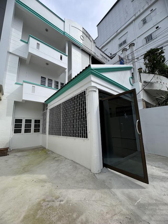 ขายทาวน์โฮม หมู่บ้านเรืองศิริ สุขุมวิท 62/1 ห่างจากถนนสุขุมวิทเพียง 50 ม. (N.948) 3