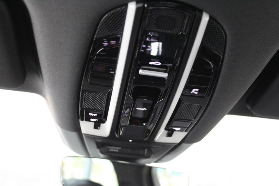 รหัสรถ JRS5512 เข้าใหม่กับ Porsche Cayenne S Hybrid 2019 13