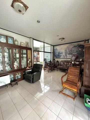 ขายบ้านเดี่ยว 3 ชั้น บรรยากาศส่วนตัวสุดๆ ใจกลางย่านสาทร-นราธิวาสฯ ใกล้โรงเรียนชั้นนำ และห้างครบวงจร