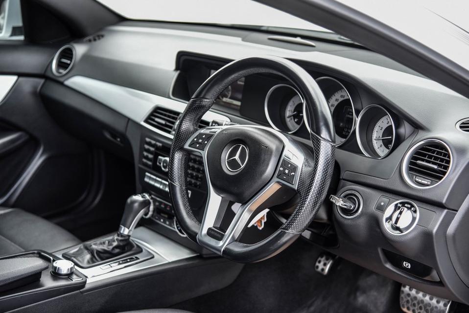 Mercedes-Benz C180 1.6 AMG Coupe AT 2014 auto รถสวย พร้อมใช้  16