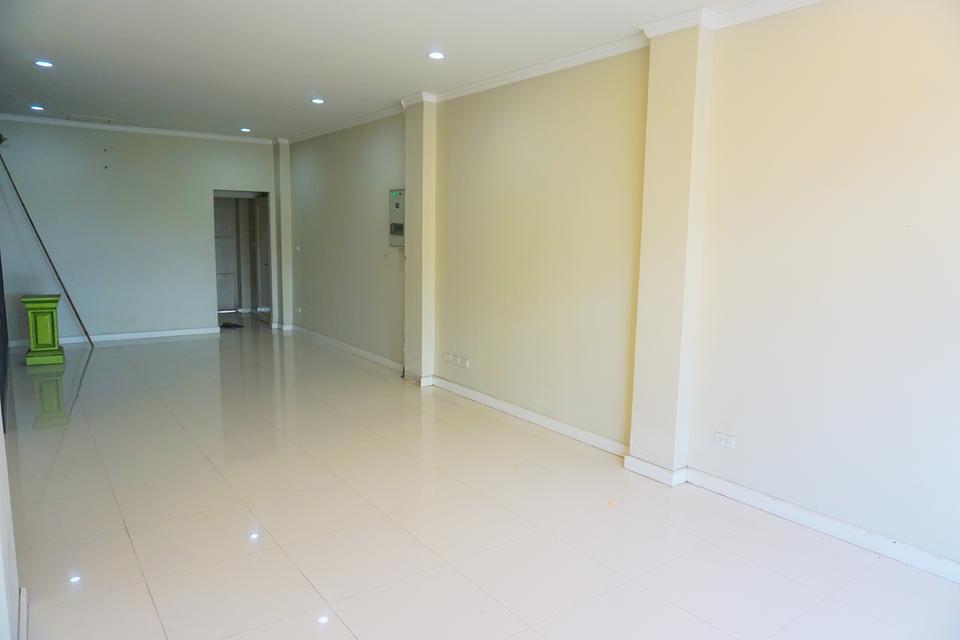 บ้านว่างให้เช่า (อาคารพาณิชย์ 3 ชั้น) ใกล้ บขส พัทลุง เพียง 100 เมตร Commercial building for rent near Phatthalung Bus Terminal, just 100 meters away. 5