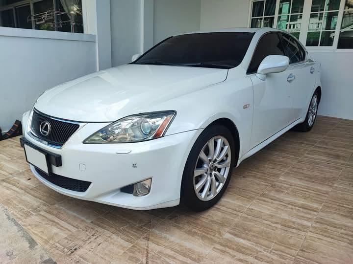 Lexus IS 460 รีบขาย