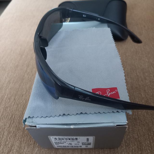 แว่นตากันแดดเรย์แบน รุ่น RB4173 เลนส์พลาสติก Luxottica สีเทา-เขียว รูปที่ 5