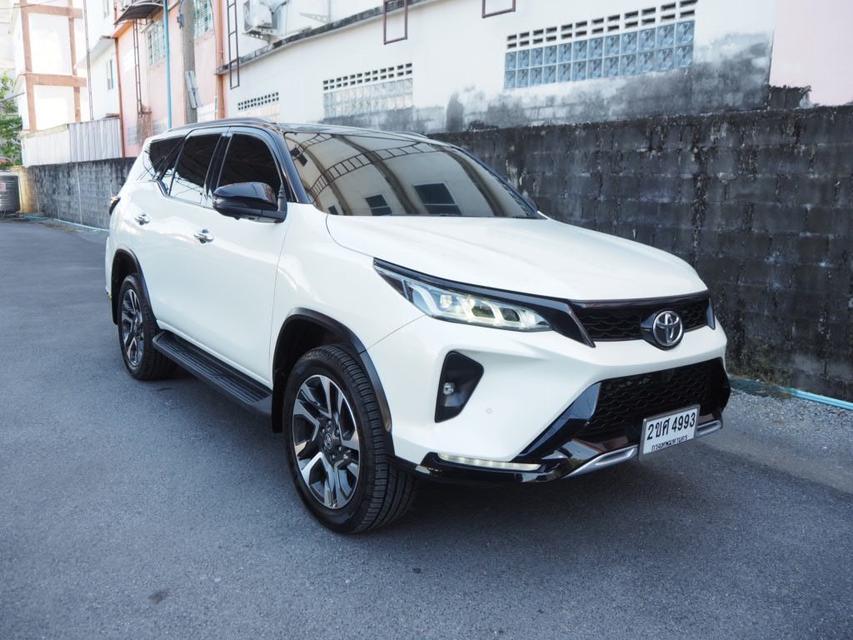 TOYOTA FORTUNER 2.4 LEGENDER BLACK TOP 2WD ปี 2022 2