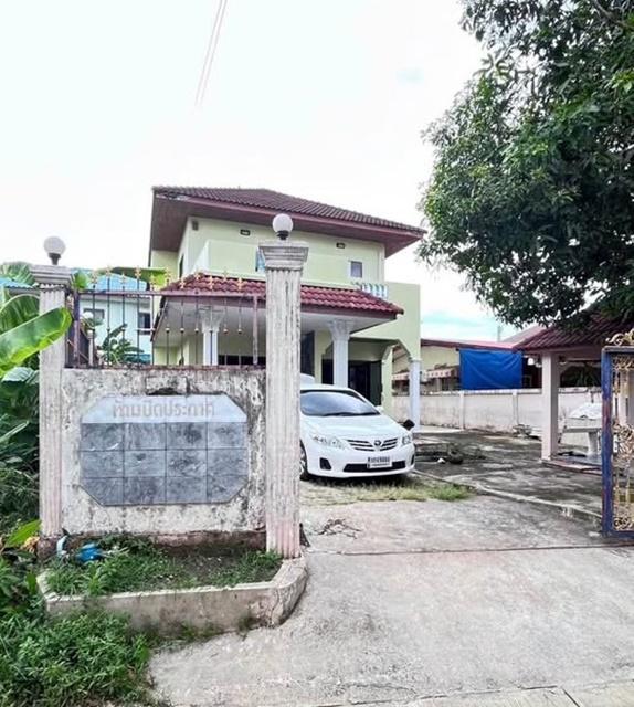 เดอะโฟร์ท สาย4 1.7 กม. ตลาดธนบุรี สนามหลวง2 2.7 กม. ม.กรุงเทพธนบุรี 1.2 กม. บ้าน 2 ชั้น 70ตร.วา. 280ตร.ม. 3 นอน 2 น้ำ พร 1