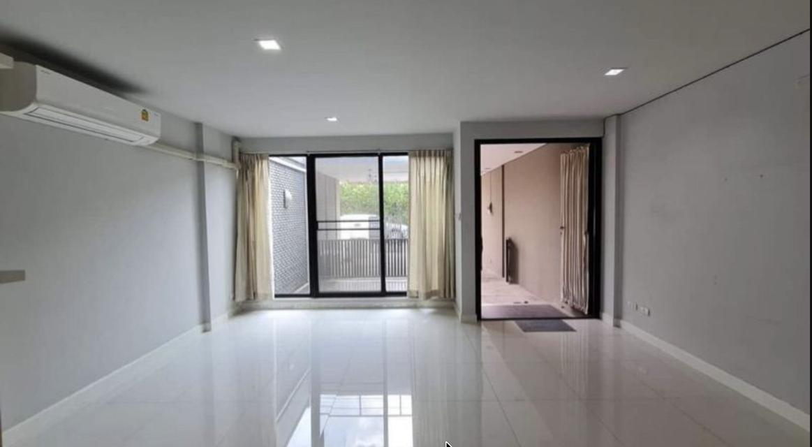 บ้านทาวน์โฮม 3 ชั้น สวยสไตล์ลอฟ ทำเลดอนเมือง ติดถนนวิภาวดี ราคาไม่แพง 12