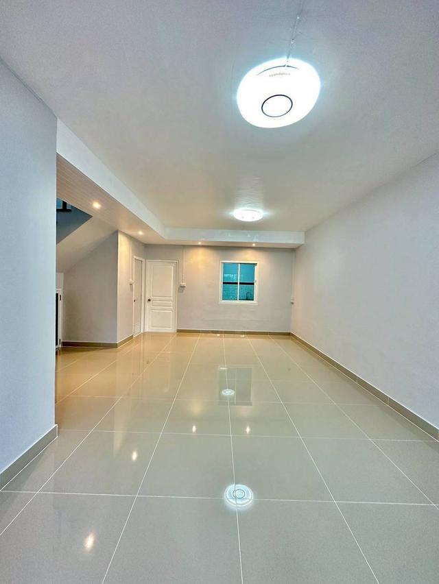  บ้านทาวน์เฮ้าส์ 2 ชั้น โครงการดี มีนิติบุคคล หมู่บ้านพฤกษา 14A ถนนวัดลาดปลาดุก 7