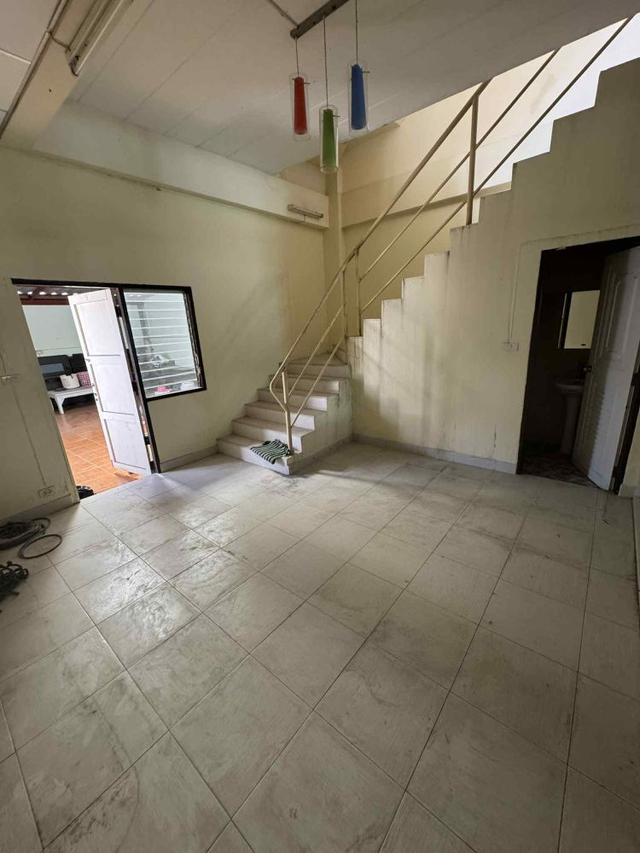 ขายอาคารพาณิชย์ 3 ชั้น 2 คูหาติด หลังมุม ทำเลดี เดินทางสะดวก อำเภอบางละมุง จังหวัดชลบุรี 8