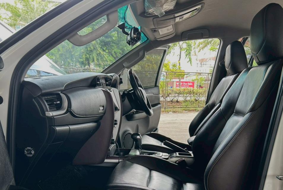 Toyota Fortuner 2.4 V ปี 2016 รูปที่ 6
