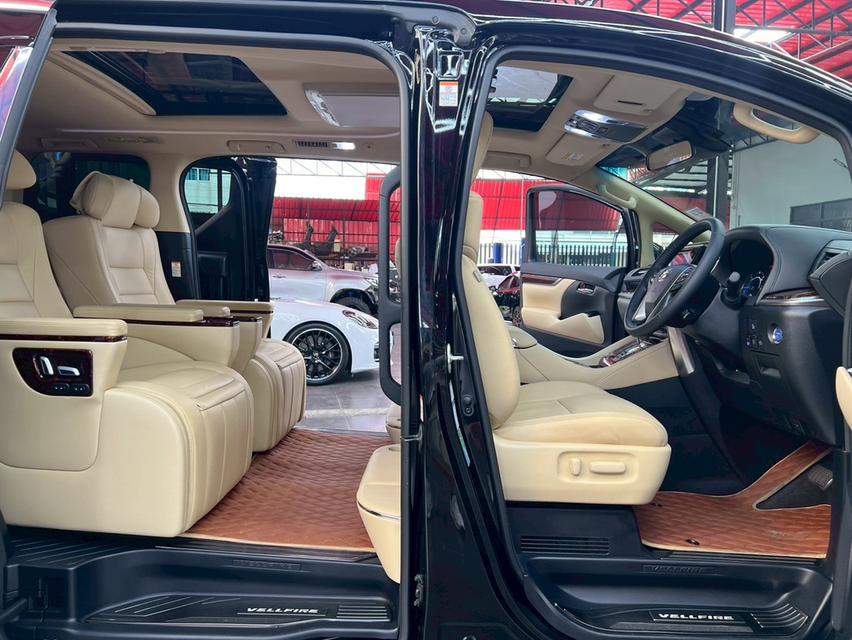 TOYOTA VELLFIRE 2.5 HYBRID X E-FOUR ปี 2019 9
